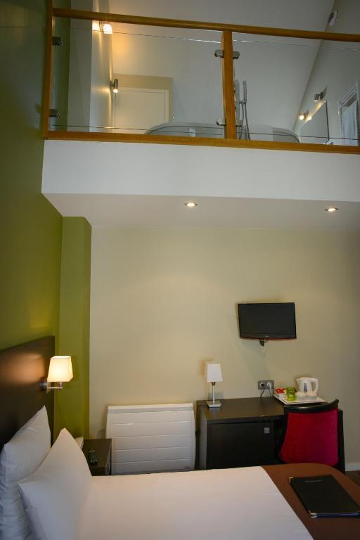 Logis Hotel Restaurant L'Auberge Normande Carentan Dış mekan fotoğraf
