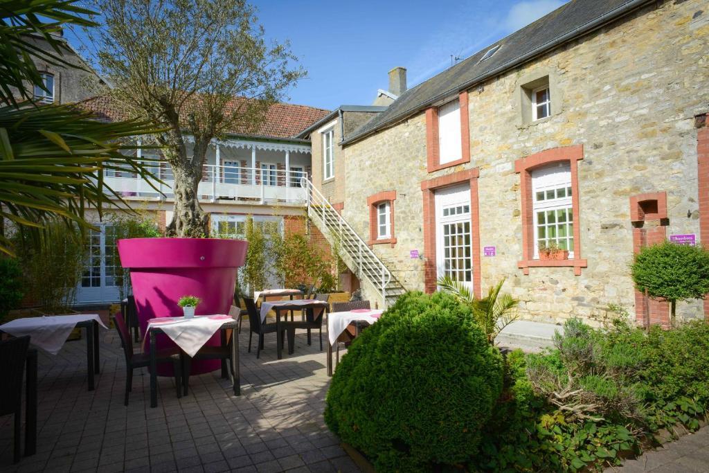 Logis Hotel Restaurant L'Auberge Normande Carentan Dış mekan fotoğraf
