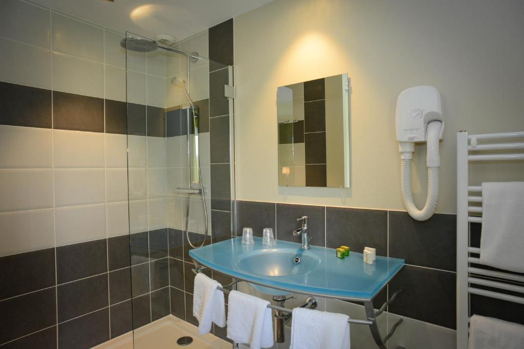 Logis Hotel Restaurant L'Auberge Normande Carentan Dış mekan fotoğraf