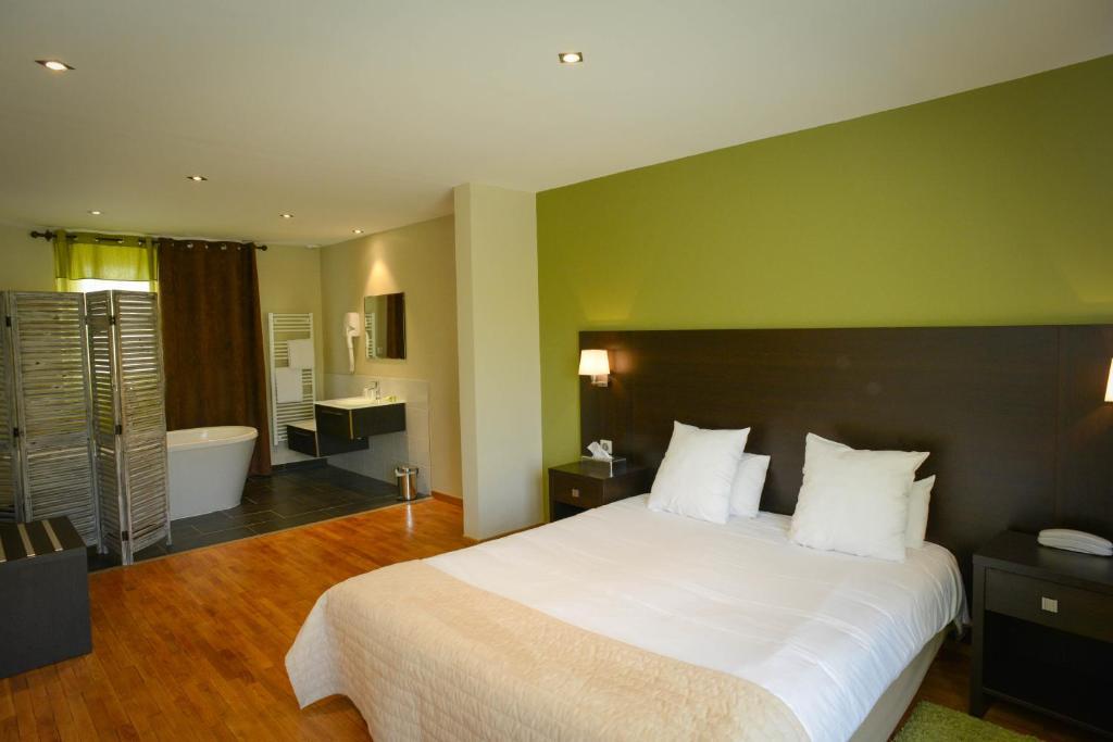 Logis Hotel Restaurant L'Auberge Normande Carentan Dış mekan fotoğraf