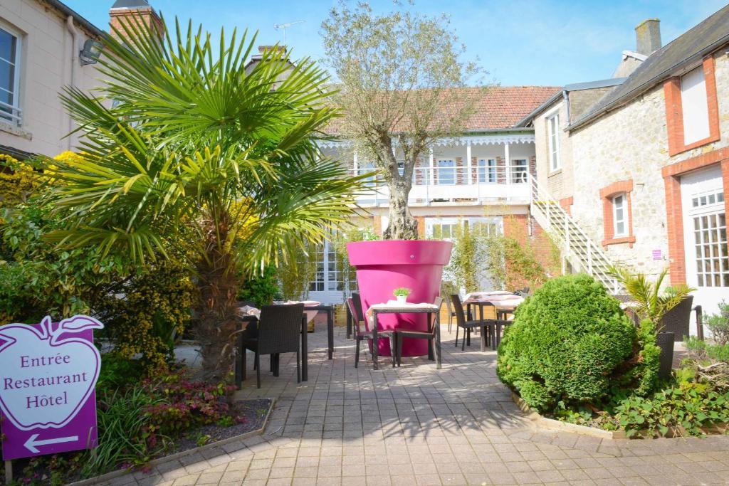 Logis Hotel Restaurant L'Auberge Normande Carentan Dış mekan fotoğraf