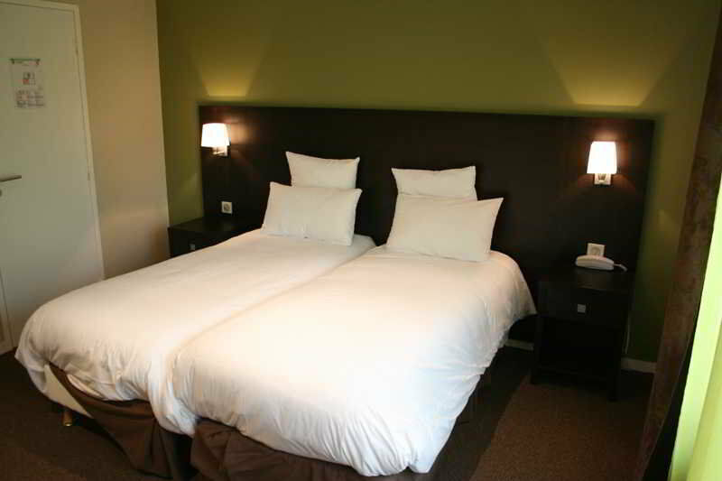 Logis Hotel Restaurant L'Auberge Normande Carentan Dış mekan fotoğraf